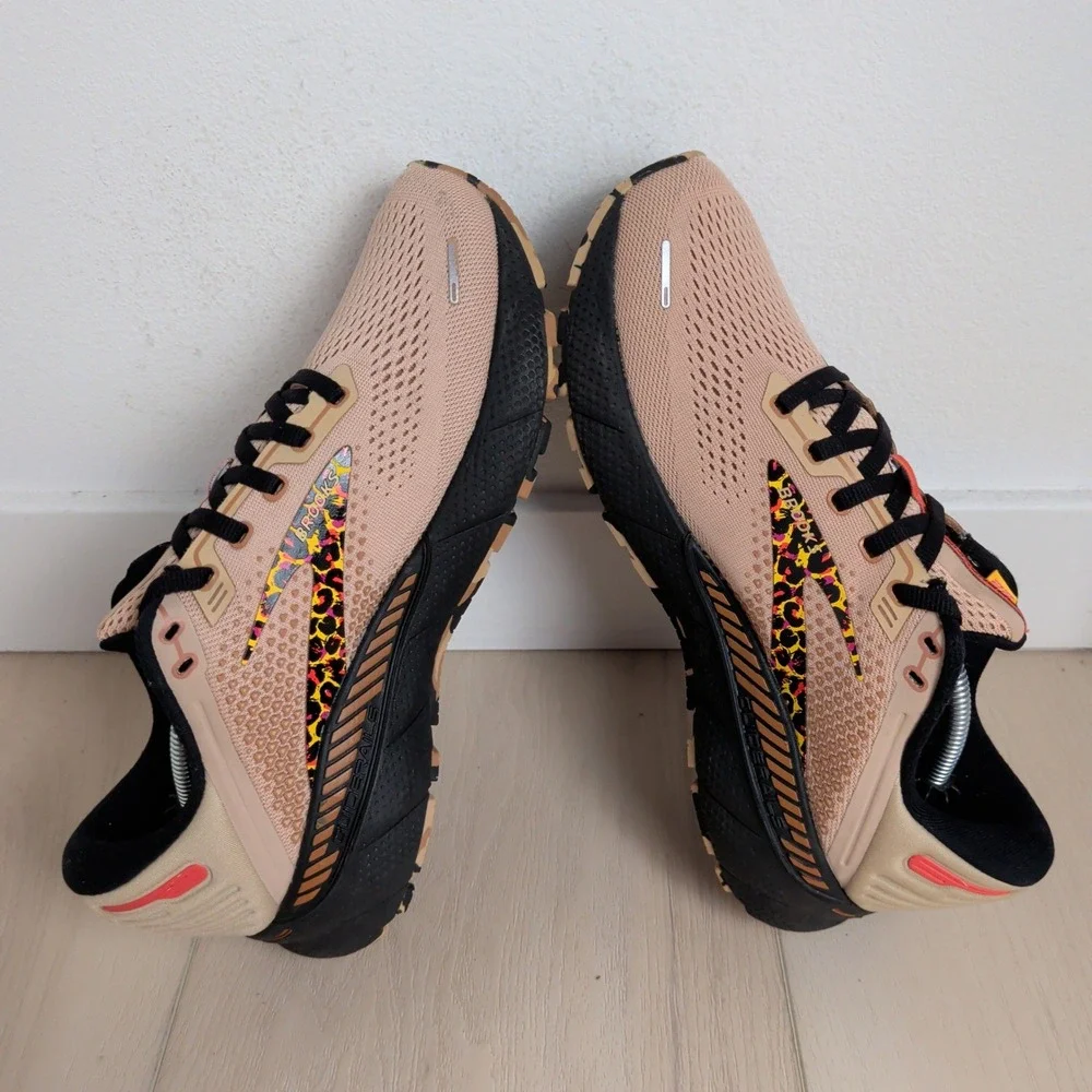 Brooks Adrenaline GTS 22 Womens 10 Ginger/Black/Citrus Leopard Shoes Run Wild